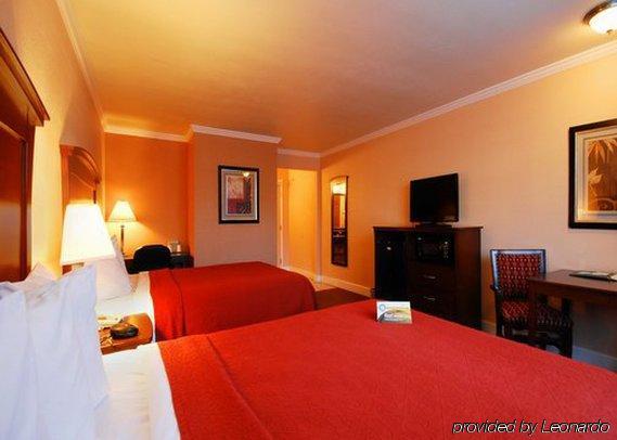 Quality Near Hearst Castle Inn 2*